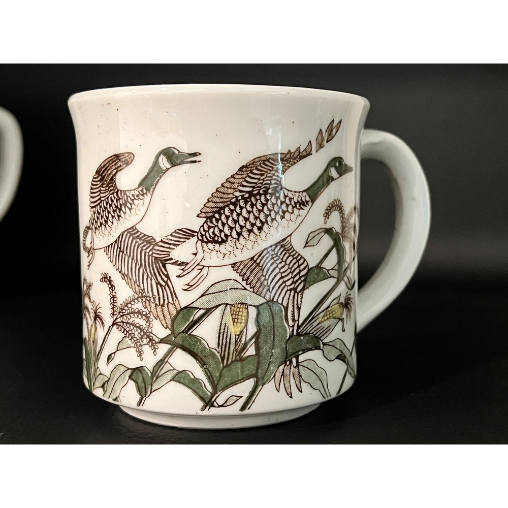 Vintage CANADIAN GEESE Stoneware Speckled Cup Mug "Flying through Corn"